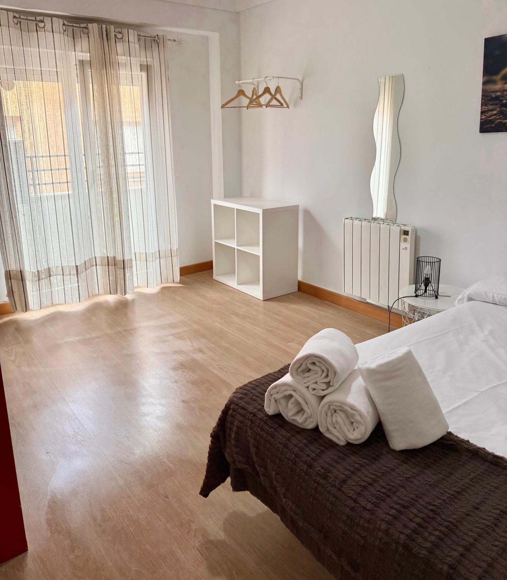 Apartamento Ana Isabel Zaragoza Dış mekan fotoğraf